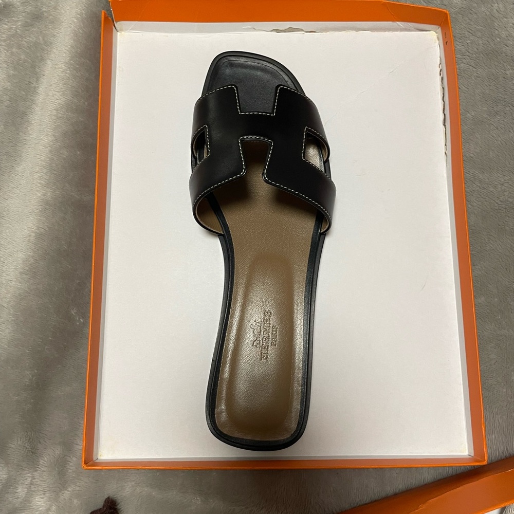 Hermes women sandals. Never worn.
